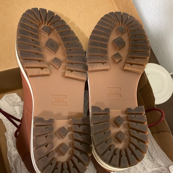 TOMS Lace-Up Boot - Picture 6 of 8